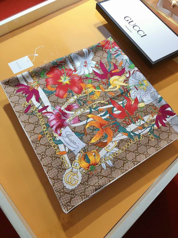 Gucci silk scarf 90X90cm E23 (9)